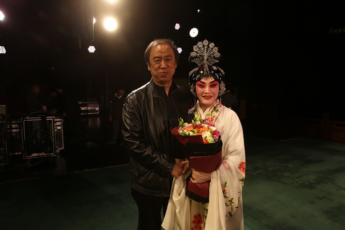 19领导慰问演员_调整大小