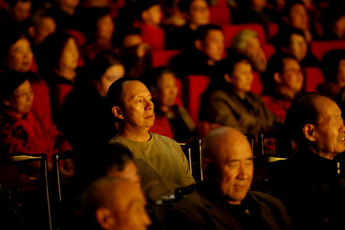 16演出现场_调整大小