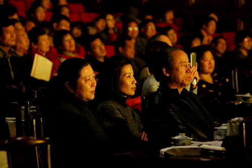 18演出现场_调整大小