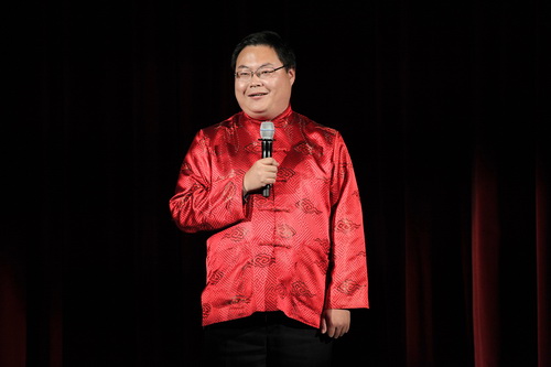 1主持人_调整大小