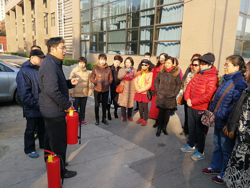 2、公寓指导老师灭火器培训_调整大小
