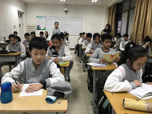 7民舞2017班2_调整大小