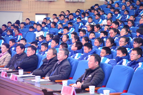 7.领导观看演出_调整大小