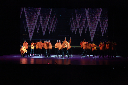 8民舞2016班-《咆哮》