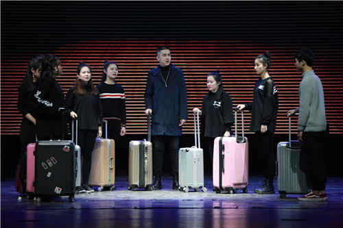 9、高职影视2017班《声台形表》