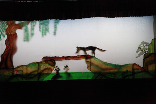 13、高职皮影2017班《小羊过桥》