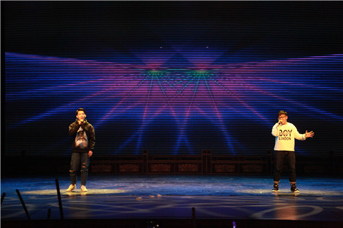 21、高职音乐2017班《最美的太阳》