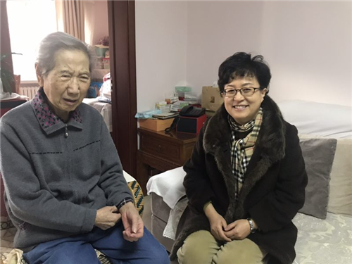 4毕兆炜副书记看望吴冬梅老师