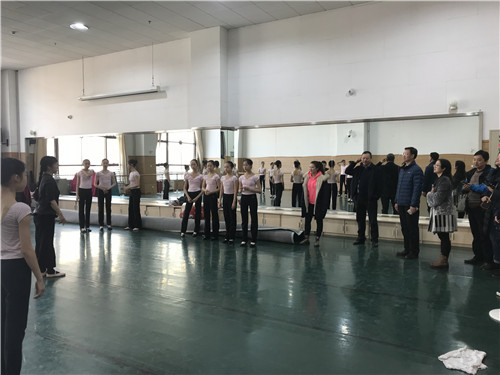 9观摩舞蹈系李少丹老师民族民间舞课堂