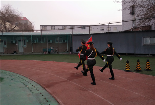 1.护旗队员出旗