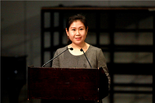 20主持人 岳芃晖