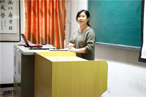 图 4  参赛选手岳芃辉老师