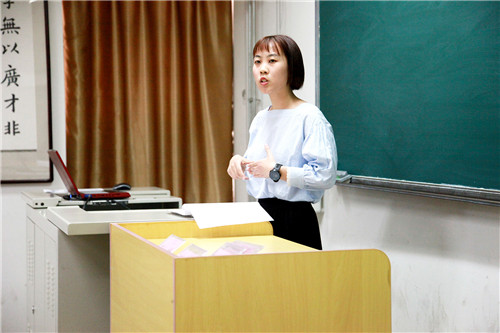 图 13  参赛选手关璐老师