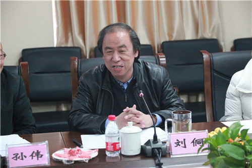 2学会副会长、戏曲专委会主任、北京戏曲艺术职业学院院长刘侗出席会议