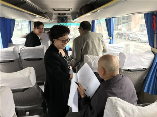 1.毕书记慰问老干部