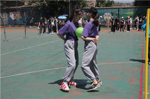 4”螃蟹运球“比赛