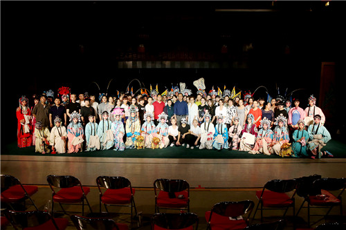 7参加汇报展示活动的全体人员合影