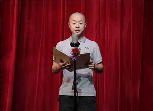 4学生代表牛宝童发言