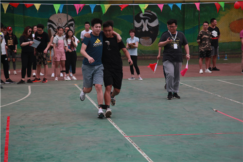 5.学生队投壶比赛