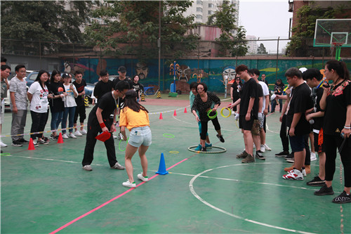 10.教师队投壶比赛