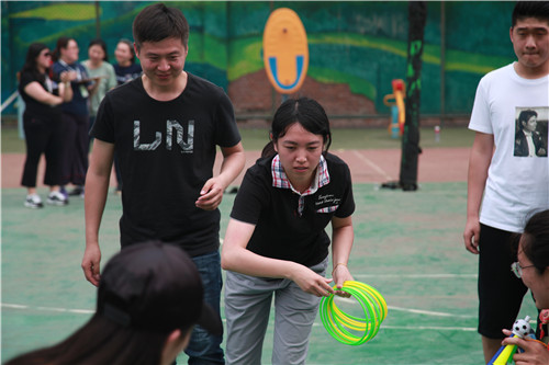 13.教师队投壶比赛