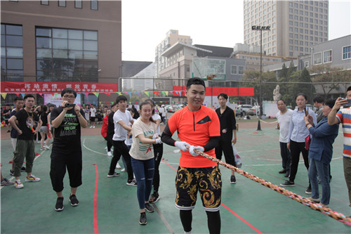 16.京剧系拔河代表队