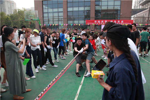 18.舞美系拔河代表1队