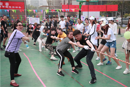 20.舞蹈系、曲艺系拔河组合代表队