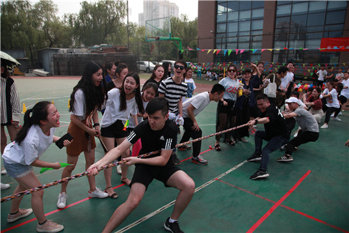 23.影视系拔河代表队