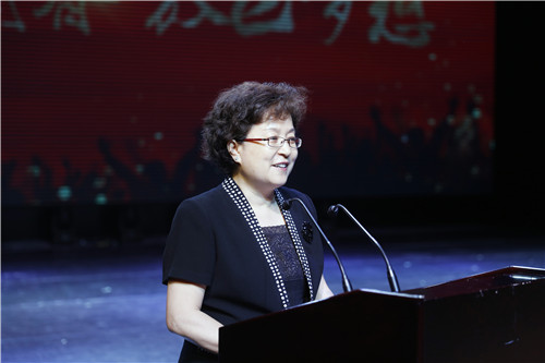 4.党委副书记毕兆炜致开场辞