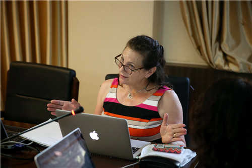 3JANET LILLY介绍学院课程设置及人才培养目标