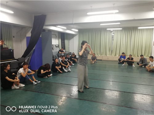 3王瑶老师示范情绪表达