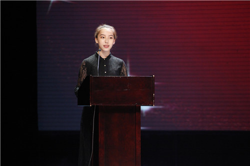 31.新生学生代表蒲姣怡发言
