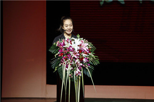 5学生代表刘燕铭发言