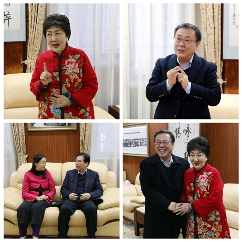 13领导在贵宾厅亲切交谈