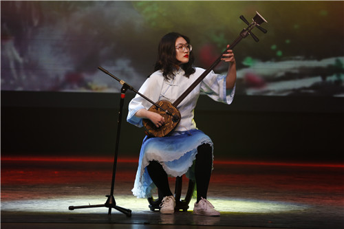 22舞美技师2018班 《十八板》