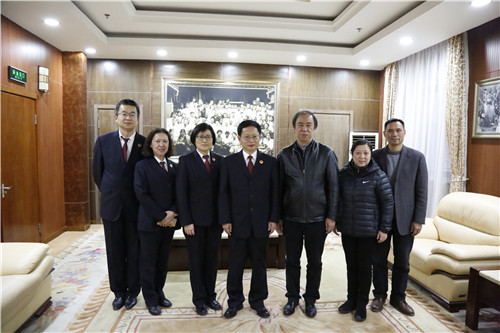 6.苗生明检察长与院领导合影