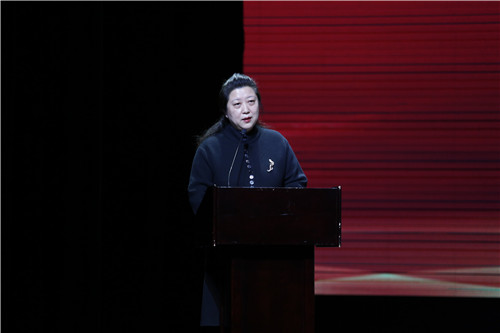 8新闻发布会主持人：北戏副院长黄珊珊