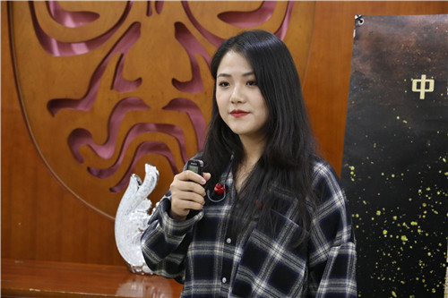 8学生谈观影感受