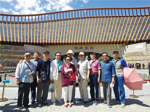 2.世园会戏校老干部合影