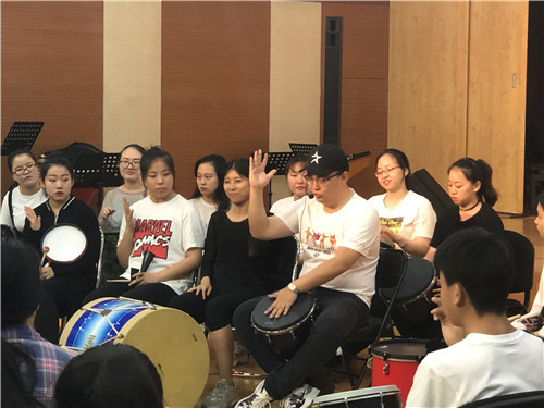 1.学生认真学习游戏规则