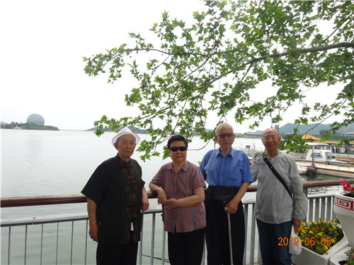 雁栖湖部分老干部合影3