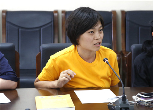 11青年党员纪晓丹发言