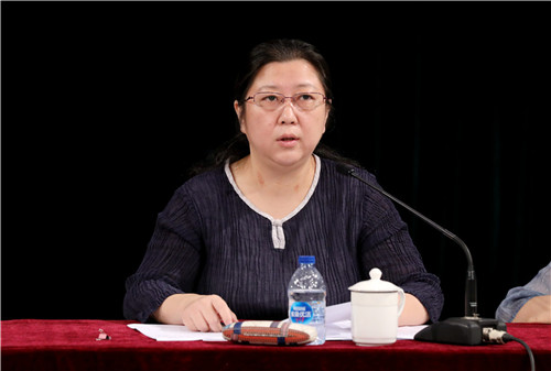 6副院长黄珊珊发言