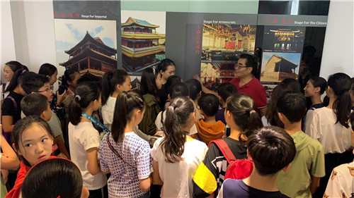 4.入学教育会场-讲解校史