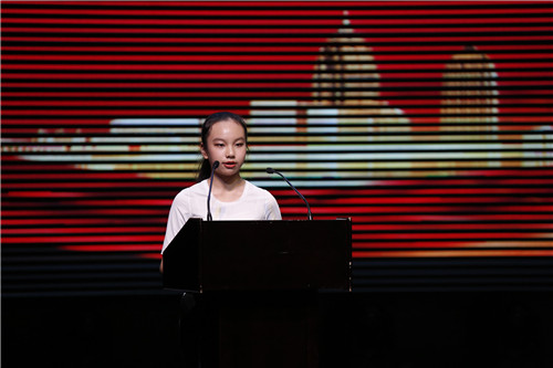 16、评剧2019班胡澜代表全体中专新生发言