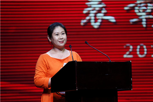 27优秀教师代表岳芃辉发言