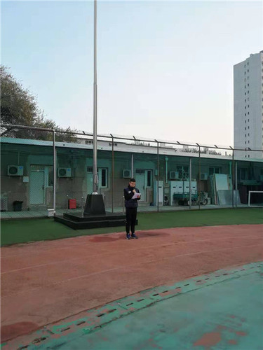 4、高职舞美设计2019班李继民国旗下发言