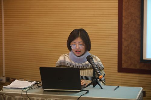 4.教务处王媛老师做《把握文件动脉，引领人才培养方案制订工作》讲座