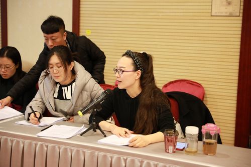 7.研讨会第一组召集人公共教学部副主任乐娟发言